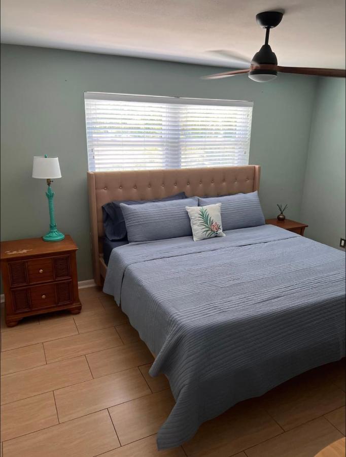קייפ קורל Cheerful Home With One Bedroom מראה חיצוני תמונה