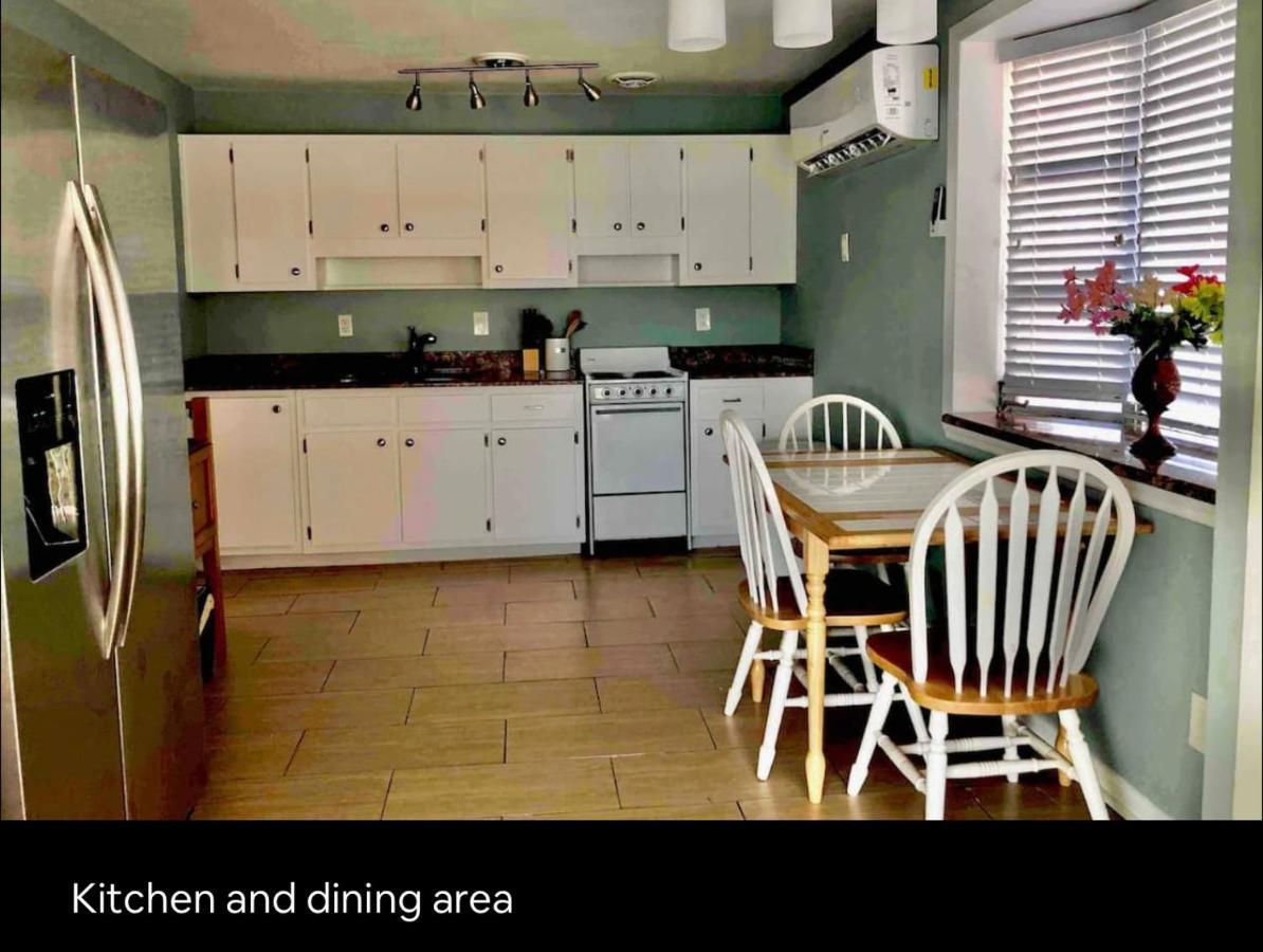 קייפ קורל Cheerful Home With One Bedroom מראה חיצוני תמונה